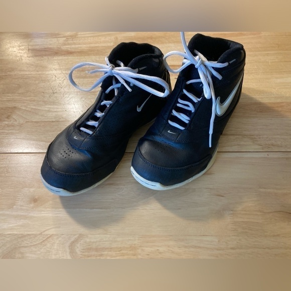 Nike Air flight black in size 7.5 In excellent condition - Picture 2 of 7